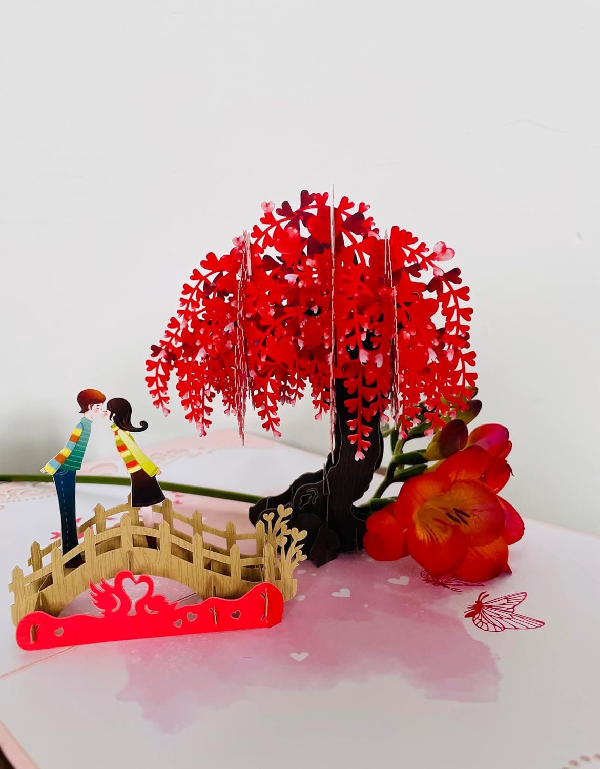 Couple Kiss 3D Pop Up Card - Romantic Valentine's Gift